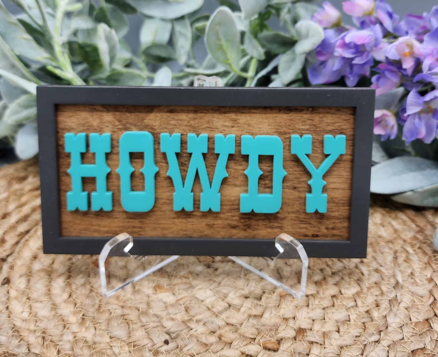 Howdy Shelf Sitter